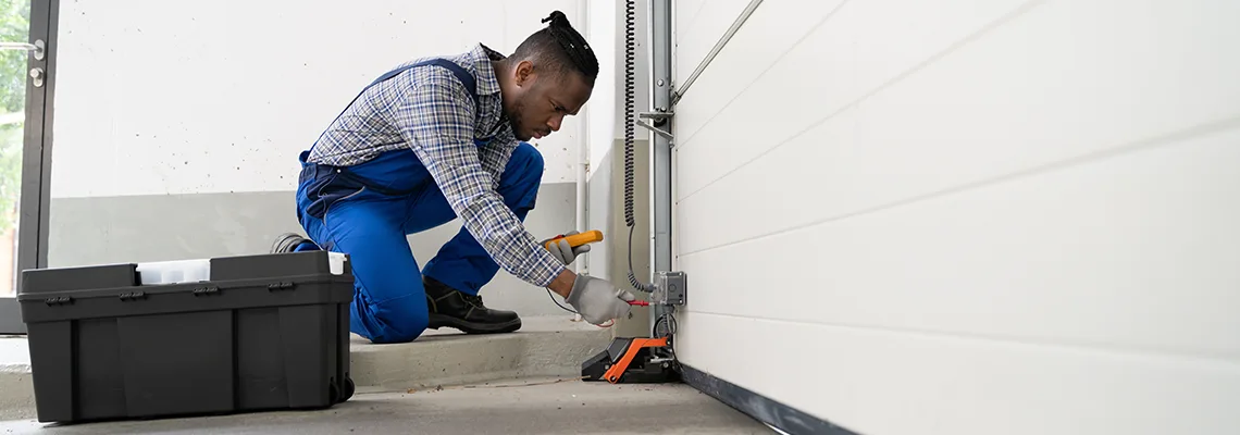 Repair Garage Door Not Closing But Light Flashing in Glendale Heights, IL